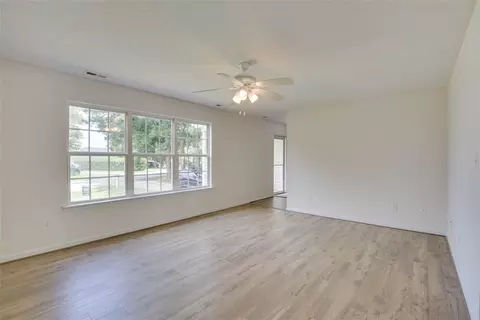 2 Hampshire Dr, Hampton, VA 23669 photo 10