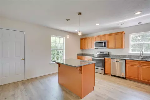 2 Hampshire Dr, Hampton, VA 23669 photo 15