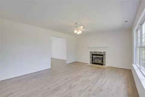 2 Hampshire Dr, Hampton, VA 23669 photo 7