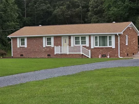 17323 Scotts Factory Rd, Smithfield, VA 23430