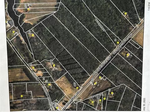 14 New Point Comfort, Susan, VA 23163