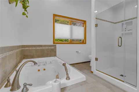 Bath - 560 Foxfield Ln, Lancaster, VA 22503 photo 2 of 6