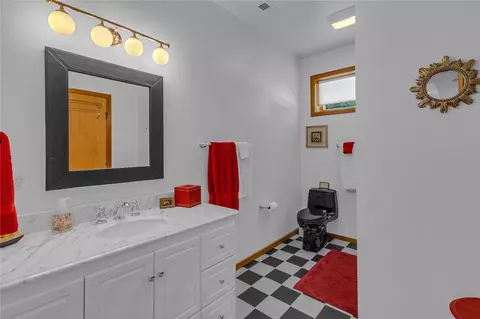 Bath - 560 Foxfield Ln, Lancaster, VA 22503 photo 6 of 6