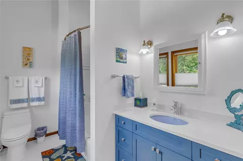 Bath - 560 Foxfield Ln, Lancaster, VA 22503 photo 3 of 6