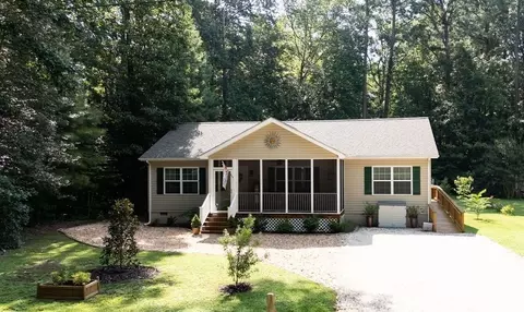 640 Lancelot Dr, Reedville, VA 22539