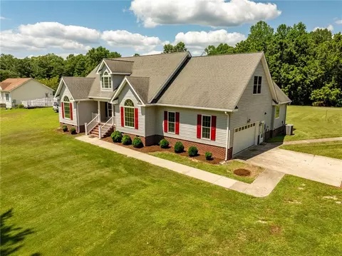 9477 Runninghorse Ln, Gloucester, VA 23061 photo 3