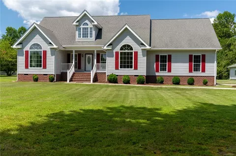 9477 Runninghorse Ln, Gloucester, VA 23061