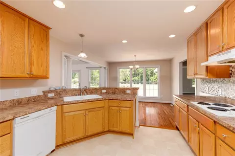 9477 Runninghorse Ln, Gloucester, VA 23061 photo 10