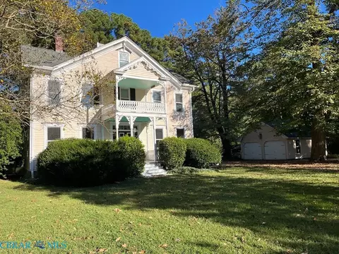 19 Cedardale Ln, Irvington, VA 22480