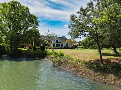 410 Oakley Pointe Ln, Mathews, VA 23109
