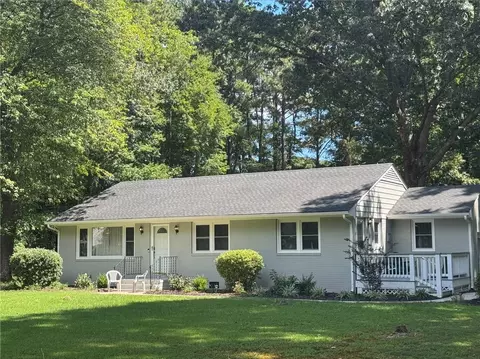 70 Postle Cove Rd, Cobbs Creek, VA 23035
