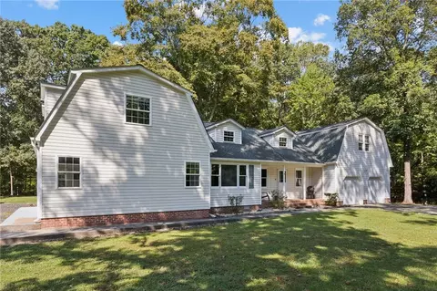Exterior - 5544 Glebe Hall Rd, Gloucester, VA 23061 photo 11 of 12