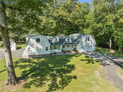 Exterior - 5544 Glebe Hall Rd, Gloucester, VA 23061 photo 8 of 12