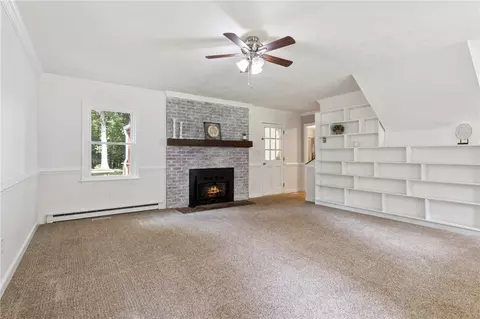 Living - 5544 Glebe Hall Rd, Gloucester, VA 23061 photo 2 of 4