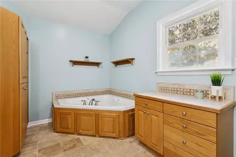 Bath - 5544 Glebe Hall Rd, Gloucester, VA 23061 photo 2 of 6