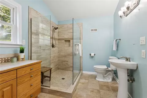 Bath - 5544 Glebe Hall Rd, Gloucester, VA 23061 photo 1 of 6