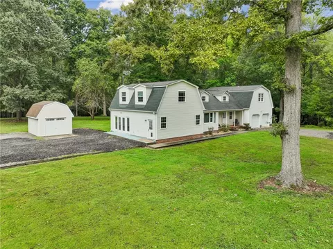 Exterior - 5544 Glebe Hall Rd, Gloucester, VA 23061 photo 2 of 12
