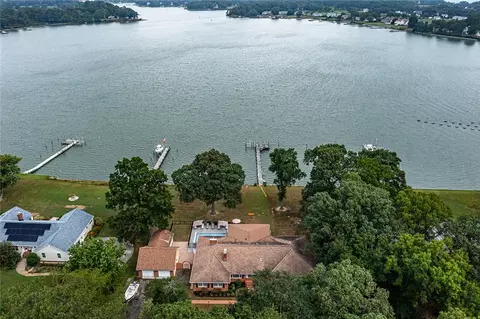 221 Cedar Dale Ln, Reedville, VA 22539