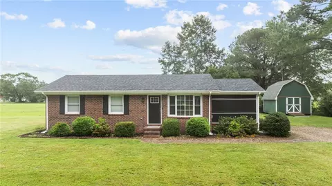 4651 Johns Point Rd, Gloucester, VA 23061 photo 3