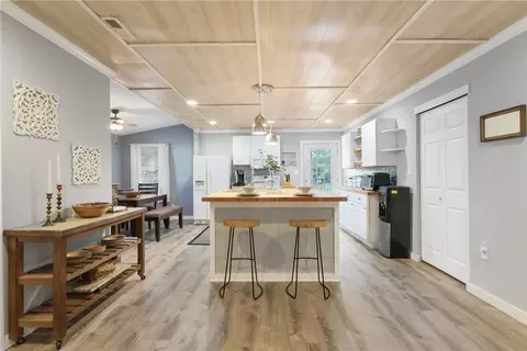 101 Huckleberry Dr, Hartfield, VA 23071