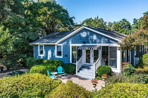 33 Reynolds Lndg, Irvington, VA 22480