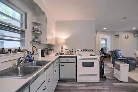 10877 Dancers Creek Rd, Gloucester, VA 23061 photo 6