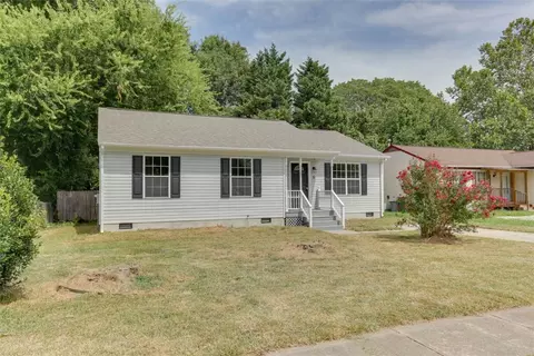 8 Langille Ct, Hampton, VA 23663
