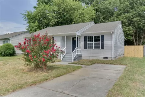 8 Langille Ct, Hampton, VA 23663 photo 4
