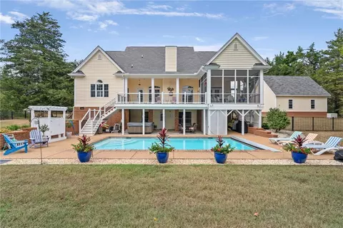 935 Ring Farm Rd, White Stone, VA 22578