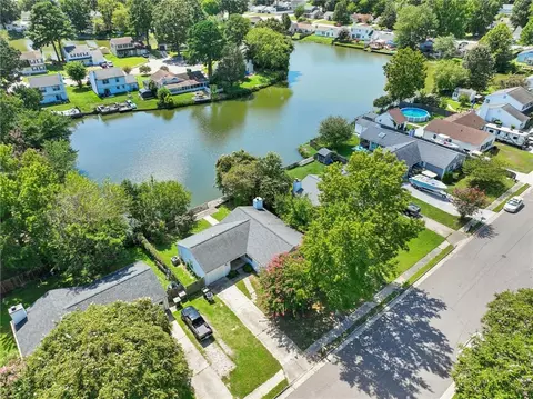 13 Westmont Dr, Hampton, VA 23666