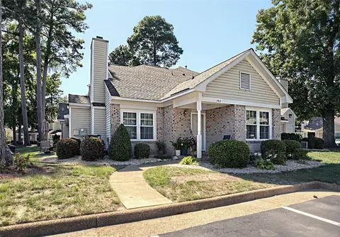 702 Broad Bay Cv, Newport News, VA 23602