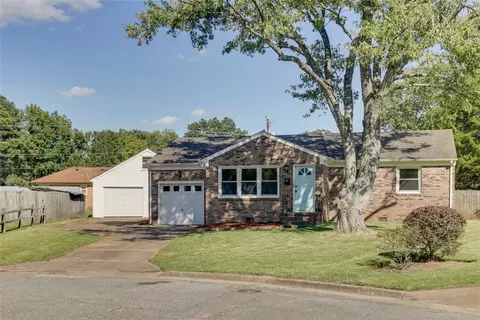 5 Marval Cir, Hampton, VA 23666