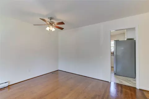 Living - 5 Marval Cir, Hampton, VA 23666 photo 5 of 8