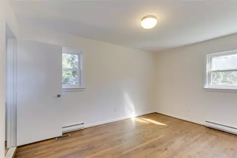 Bedroom - 5 Marval Cir, Hampton, VA 23666 photo 1 of 6