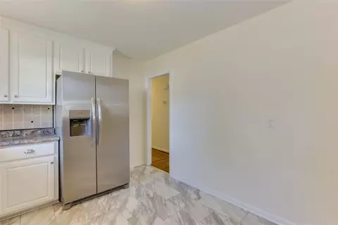 Kitchen - 5 Marval Cir, Hampton, VA 23666 photo 3 of 3