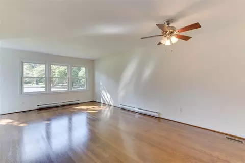 Living - 5 Marval Cir, Hampton, VA 23666 photo 8 of 8
