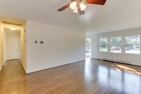 Living - 5 Marval Cir, Hampton, VA 23666 photo 7 of 8