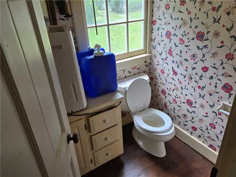 Bath - 471 Dungeons Thicket Rd, White Stone, VA 22578 photo 2 of 2