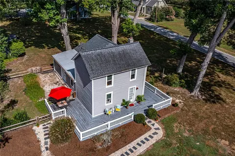 97 Virginia Rd, Irvington, VA 22480