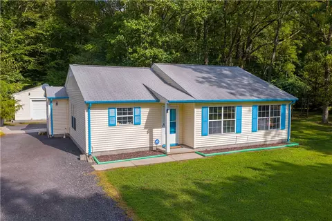 8855 Marlfield Rd, Gloucester, VA 23061