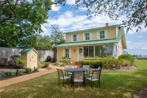 44 Cardinal Trl, Deltaville, VA 23043