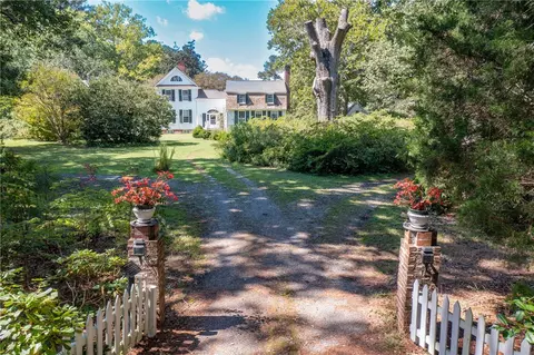 1108 New Point Comfort Hwy, Mathews, VA 23109