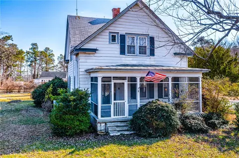 21 Summers Ln, White Stone, VA 22578