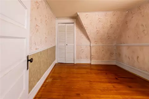 Bedroom - 21 Summers Ln, White Stone, VA 22578 photo 6 of 6
