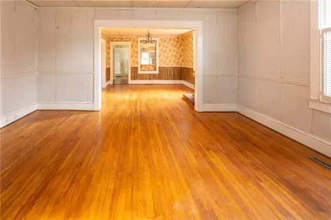Living - 21 Summers Ln, White Stone, VA 22578 photo 1 of 7