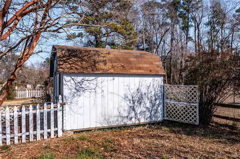 Exterior - 21 Summers Ln, White Stone, VA 22578 photo 4 of 5
