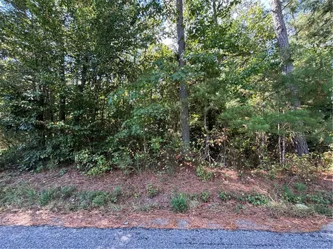 5655 Custis Millpond Rd, West Point, VA 23181