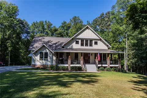 8301 Drakes Landing Ct, Mechanicsville, VA 23111