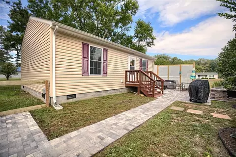 1385 Gaskins Rd, Weems, VA 22576