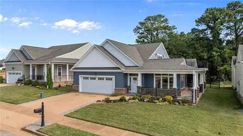 7106 Twin Island Ct, Hayes, VA 23072